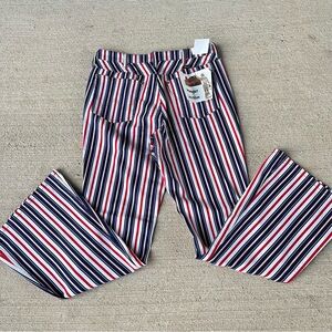 New With Tags Lainey Wilson Wrangler Flare Jeans Size 32